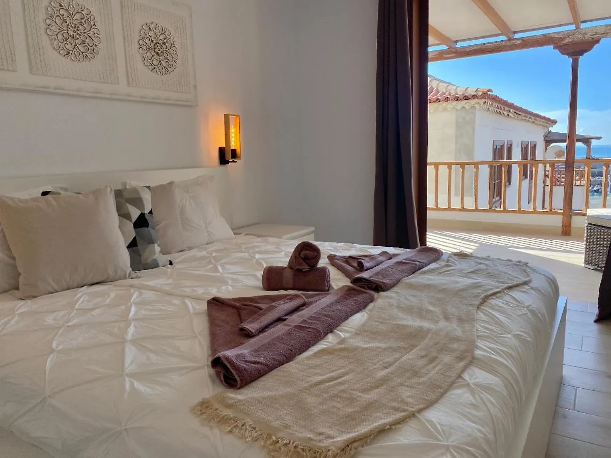Luxury Beachfront Ocean View Acantilado de los Gigantes Apartman